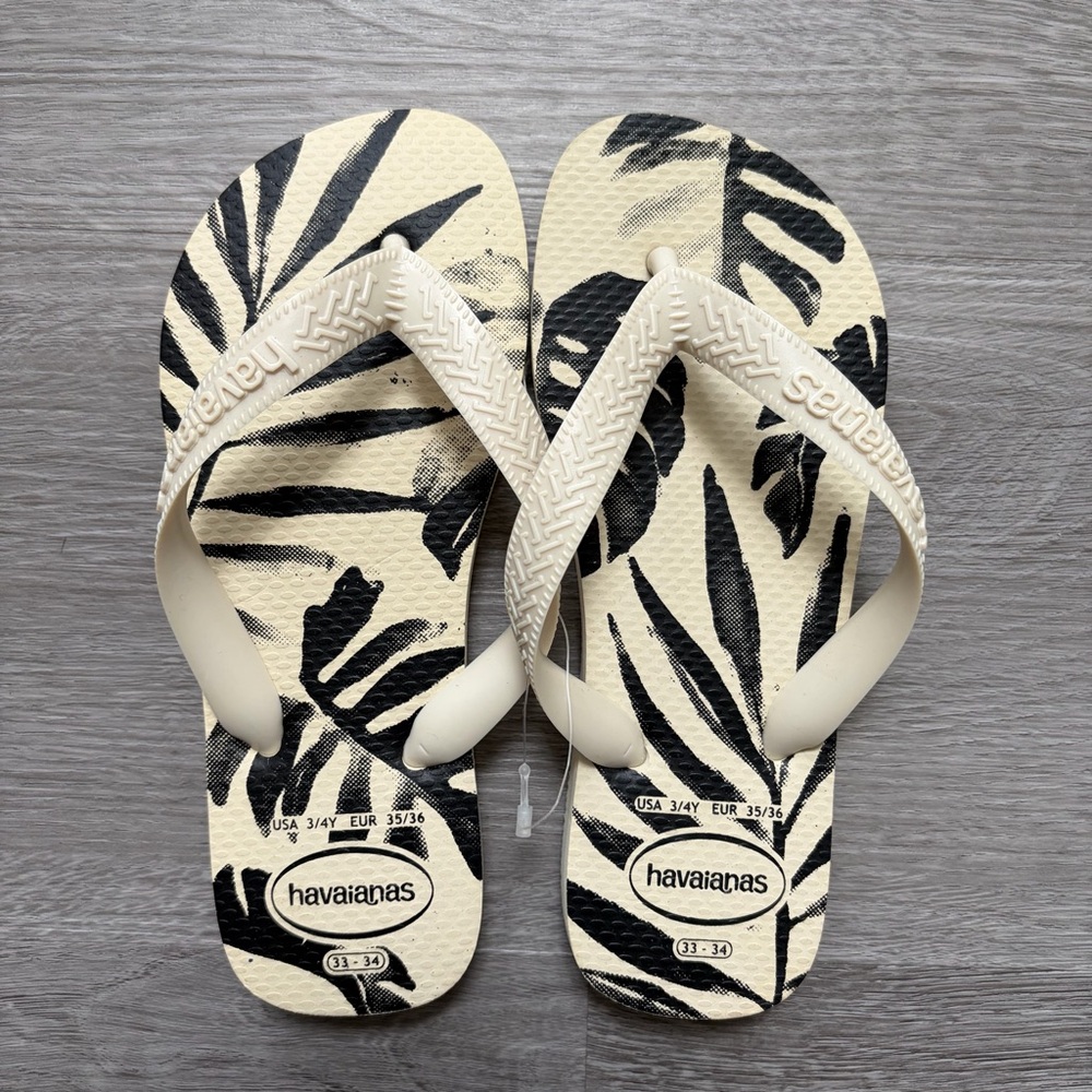 NWOT Havaianas Aloha Flip Flops Kids’ Size 3/4Y Black Beige Tropical Sandals